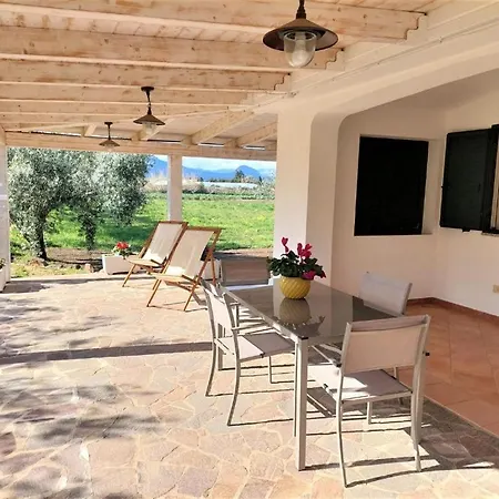 Sisula Manna דירה אורוסיי